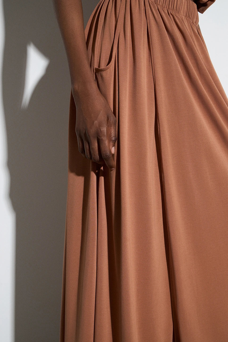 FALDA LARGA ÁMBAR CON ABERTURA - Imagen 4