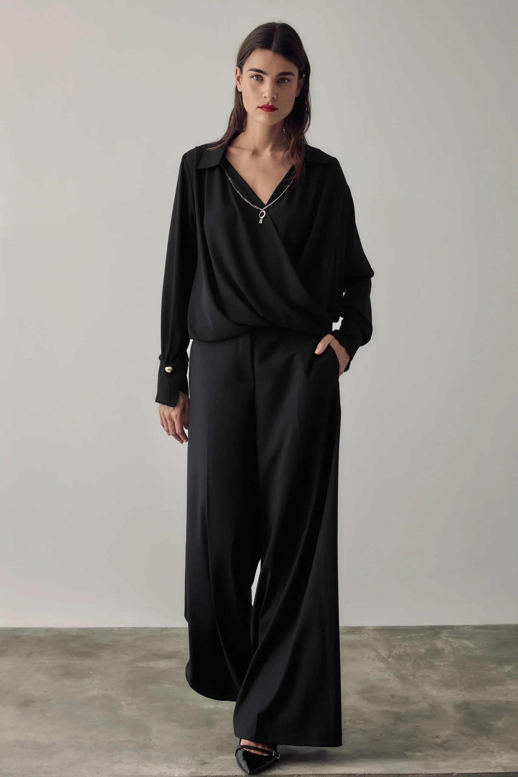 PANTALÓN FLARE NEGRO