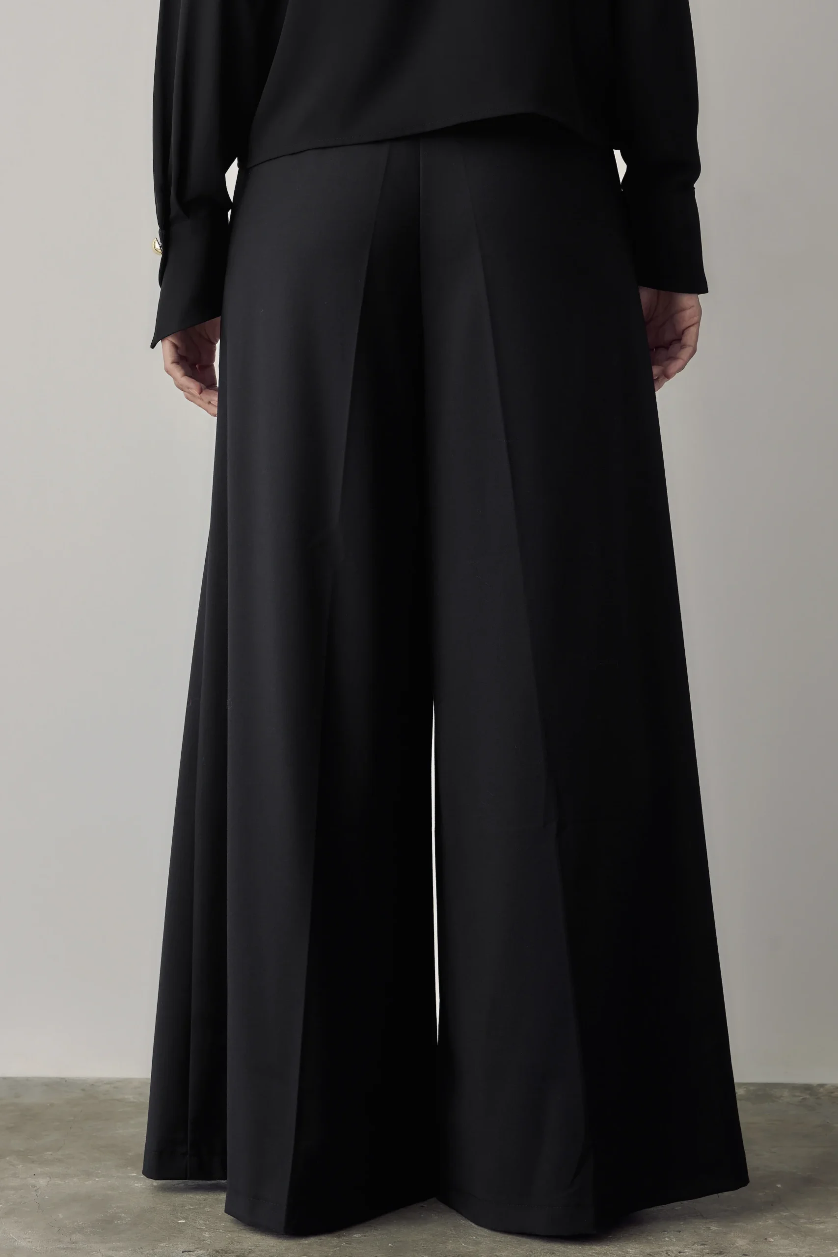 PANTALÓN FLARE NEGRO - Imagen 4