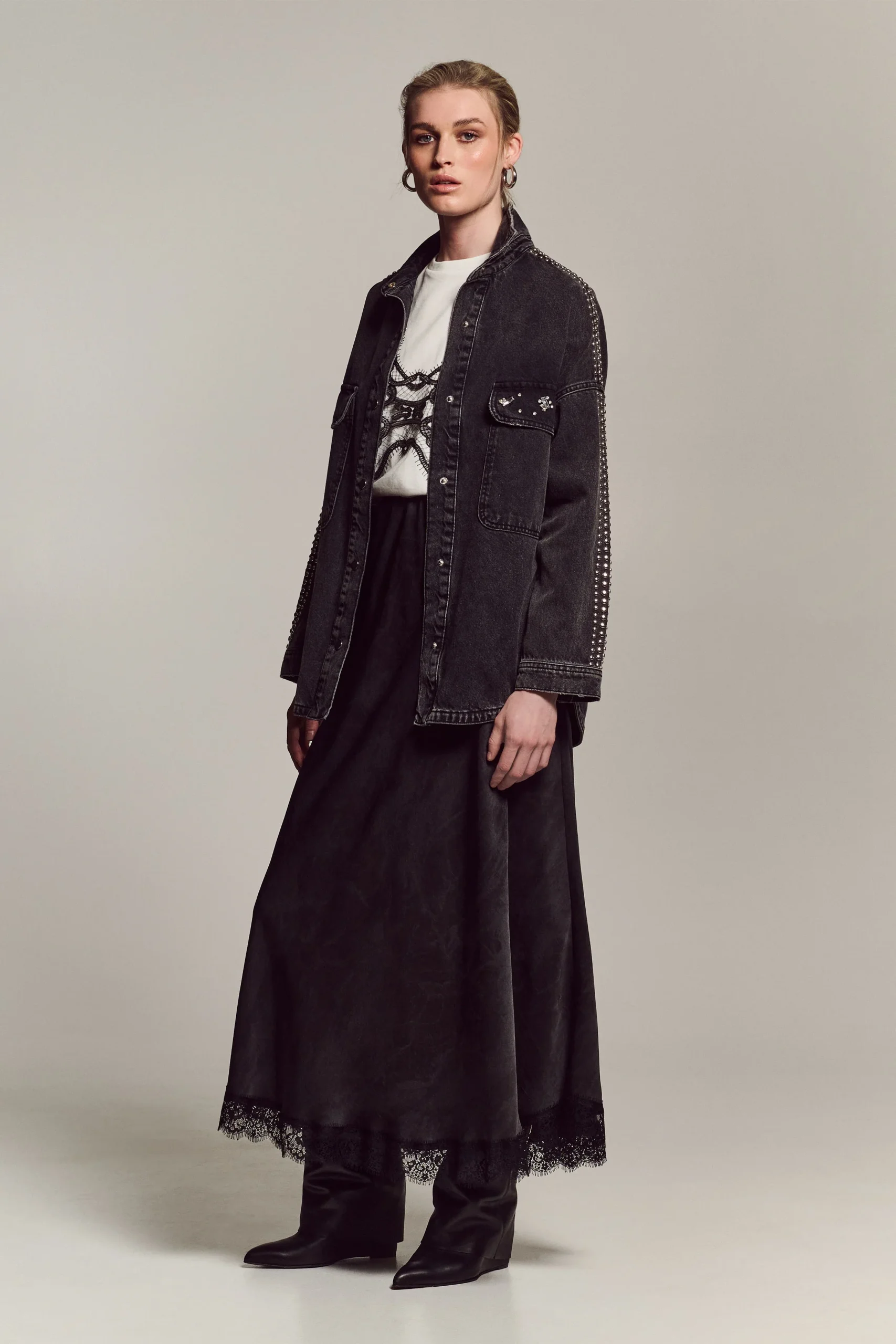 FALDA LARGA CON ENCAJE NEGRA