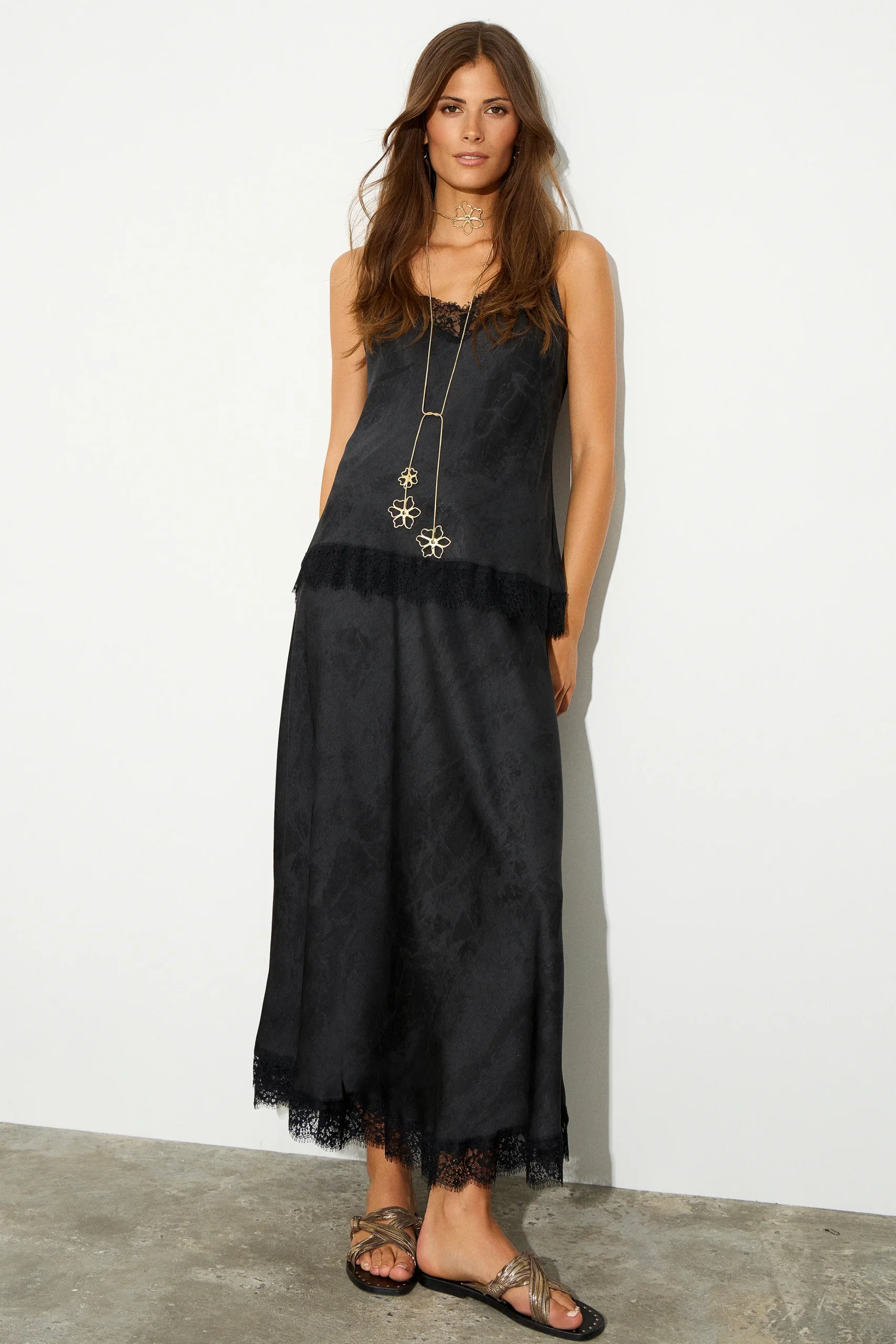 FALDA LARGA CON ENCAJE NEGRA - Imagen 3