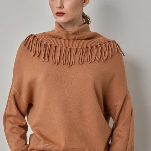 JERSEY CUELLO ALTO CON FLECOS CARAMEL