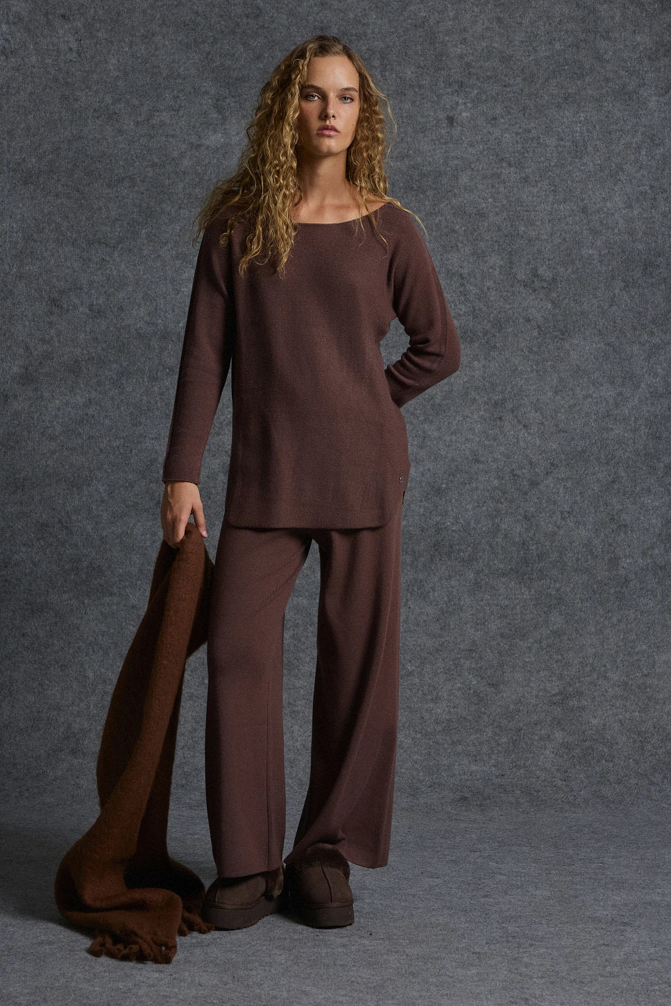 CONJUNTO DE PUNTO MARRÓN CHOCOLATE