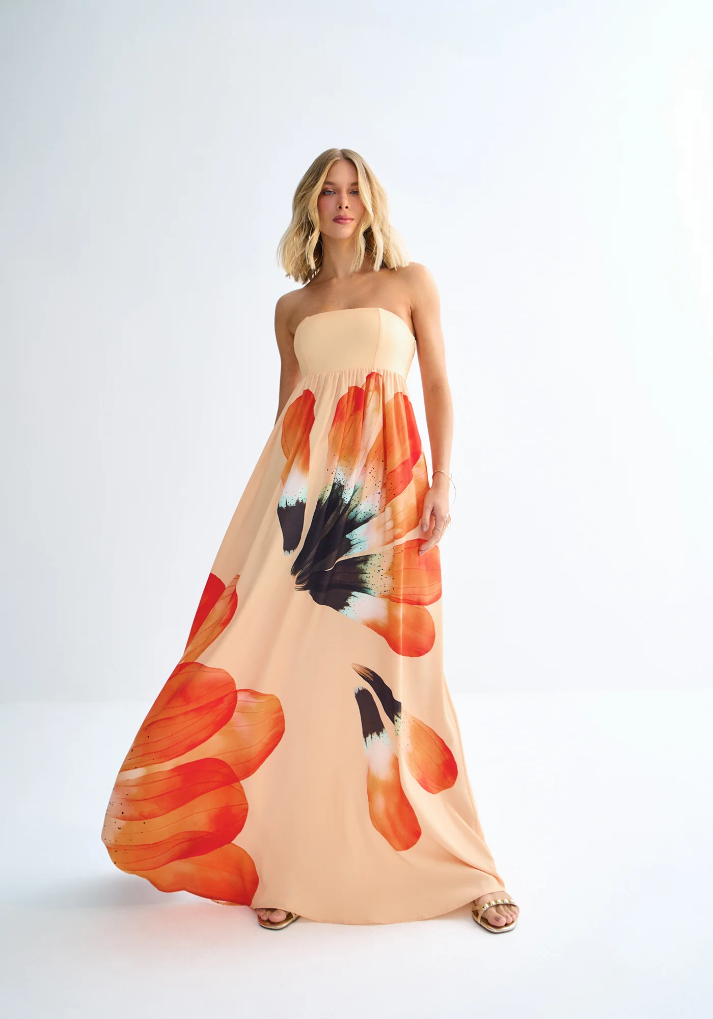 VESTIDO LARGO SIN TIRANTES ESTAMPADO DE FLORES