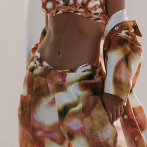 BIKINI TOP TRIÁNGULO Y BRAGUITA CORTE BRASILEÑO: ESTAMPADO TEJIDO RECICLADO SEAQUAL