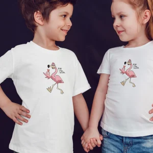 Camiseta manga corta infantil de niño y niña en color blanco y estampado de flamenco del Delta