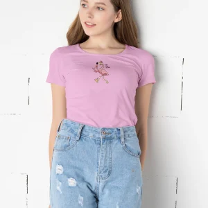 Camiseta mujer manga corta entallada y cuello ancho en rosa y estampado flamenco con corazón