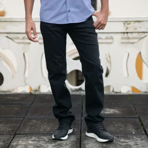 Jean Custom Negro para Hombre - Kosta Azul