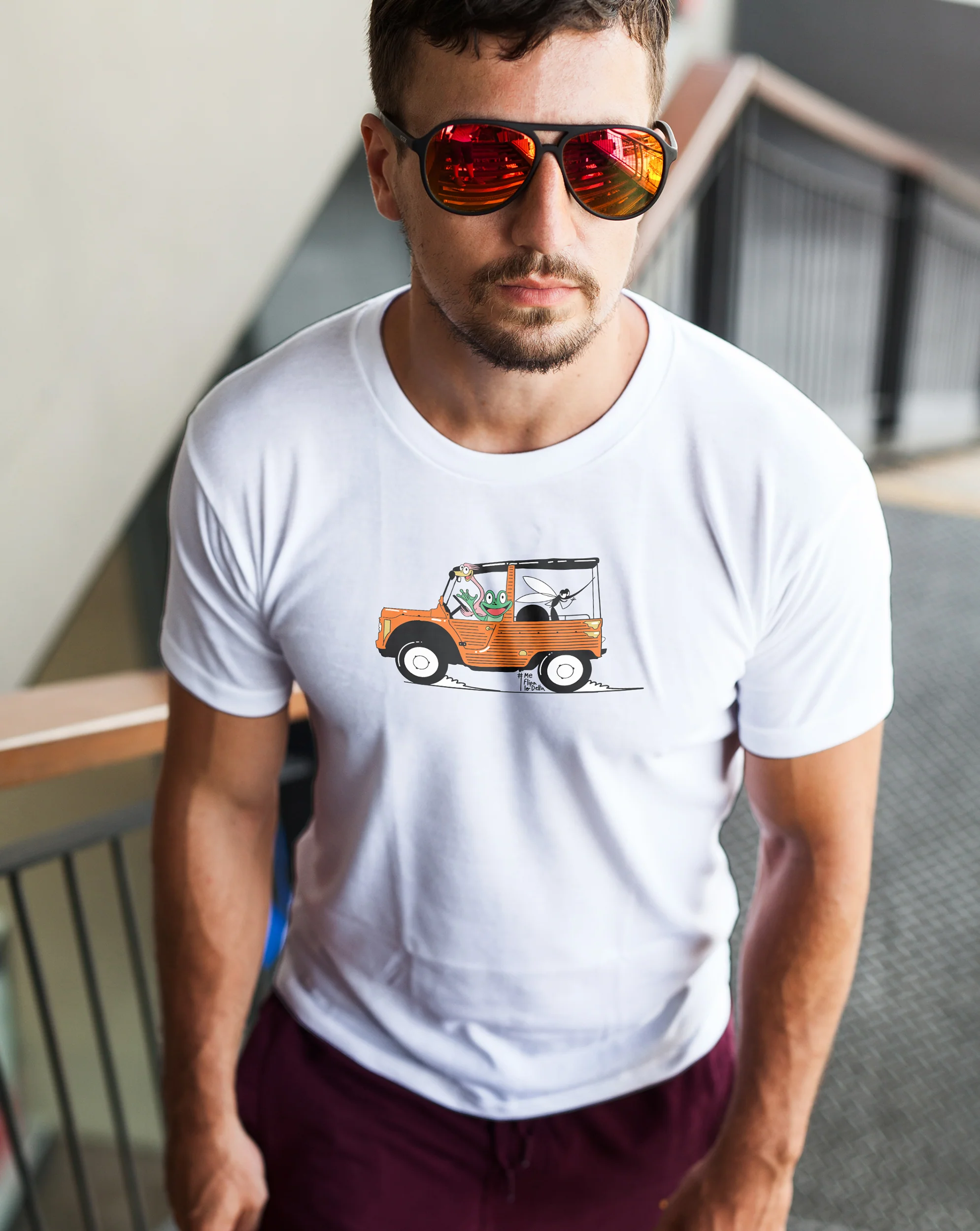 Camiseta manga corta unisex en blanco y estampado citroen mehari - Imagen 3