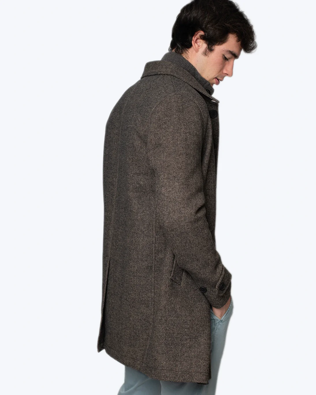 ABRIGO DE ESPIGA MARRÓN CON CAPUCHA AT.P.CO - Imagen 6