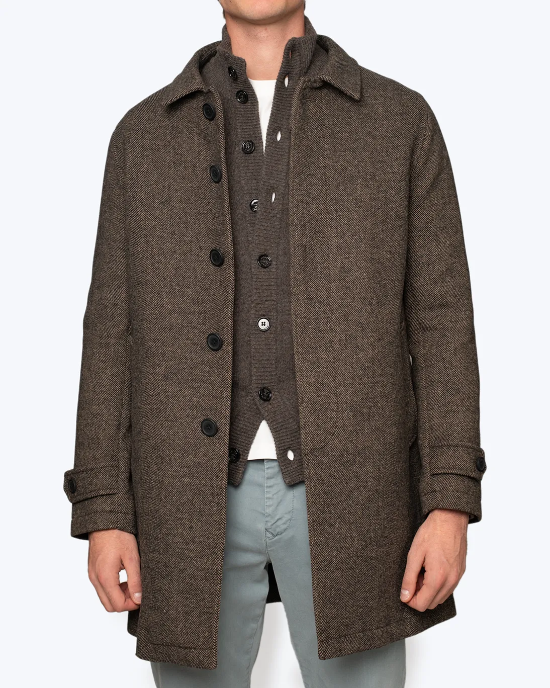 ABRIGO DE ESPIGA MARRÓN CON CAPUCHA AT.P.CO