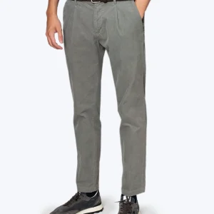 PANTALÓN CHINO DE PANA CON PINZA AT.P.CO