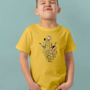 Camiseta manga corta infantil de niño y niña corta en mostaza y estampado salto animales delta