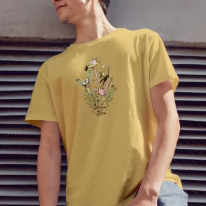 Camiseta manga corta unisex en mostaza y estampado salto