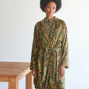 CHAQUETA DE TERCIOPELO CON CINTURÓN