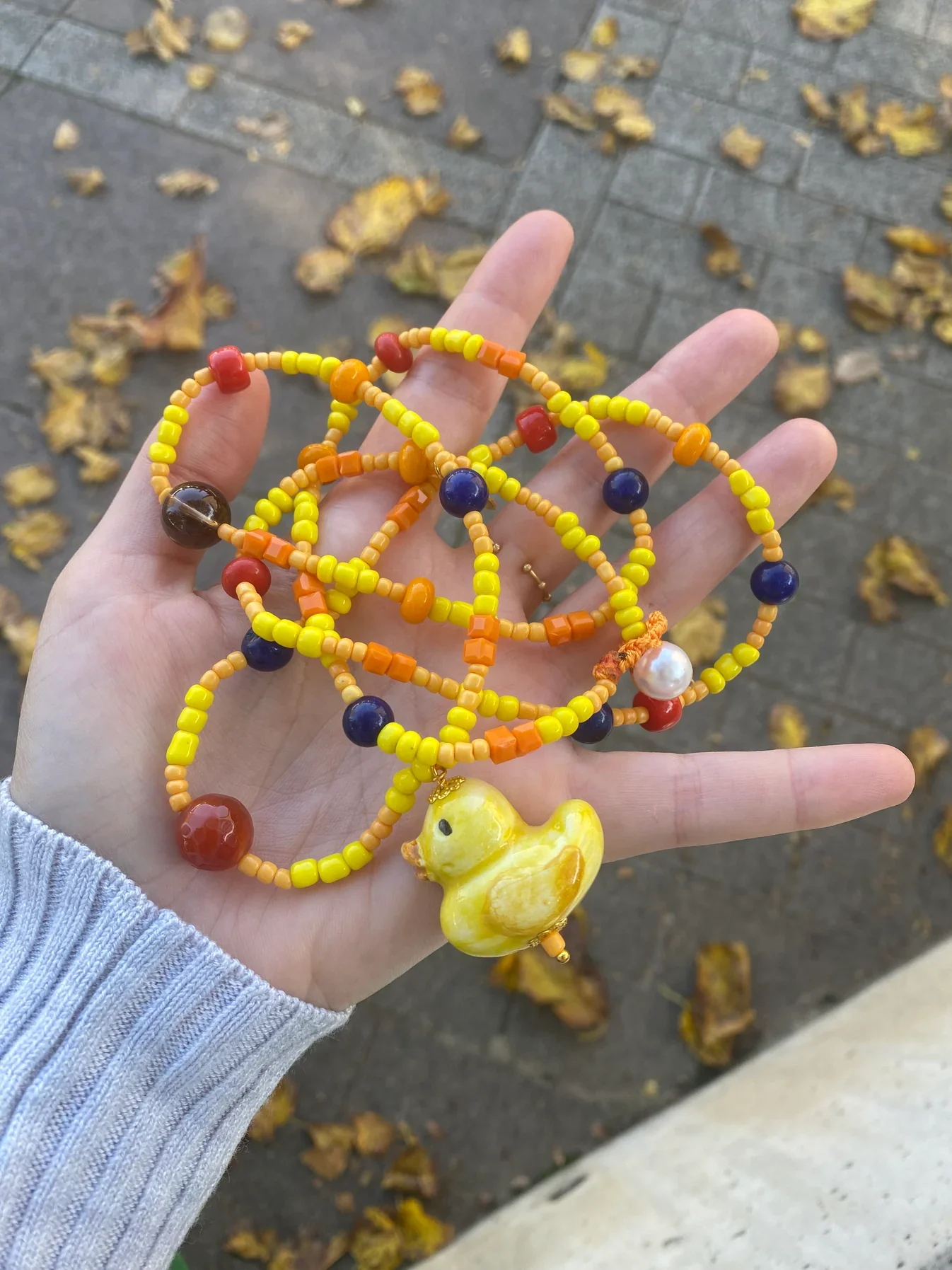 COLLAR LARGO DE CERÁMICA PATITO - Imagen 5