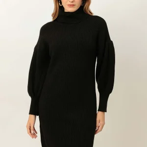 VESTIDO NEGRO CORTO DE PUNTO, CUELLO ALTO Y MANGAS ABULLONADAS