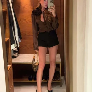 BLUSA IMPERO MARRÓN