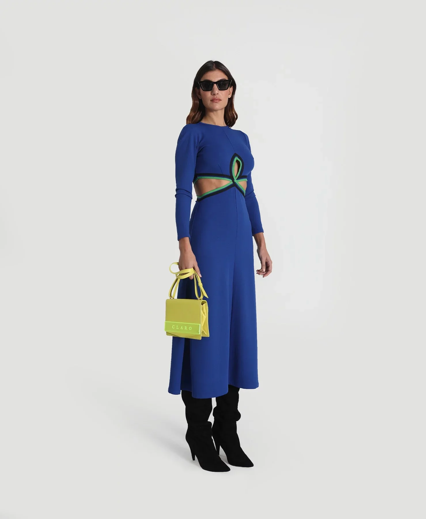 VESTIDO MIDI AZUL CON VUELO